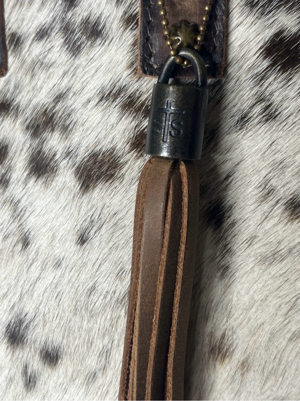STS Ranchwear Brown & Cream Spotted Hair-on-Hide Tote with Leather Tassel - Picture 3 of 13